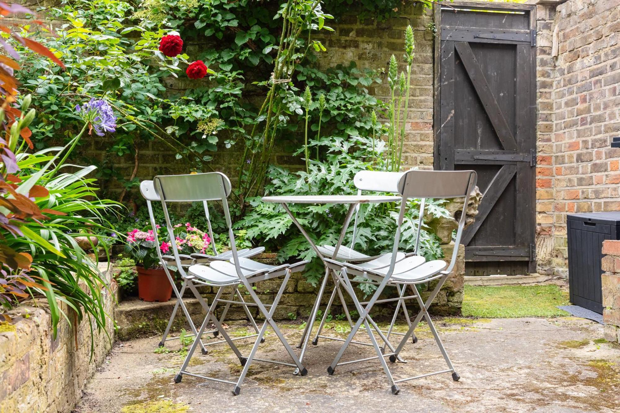 Ultra London, Garden, King Bed Londres
